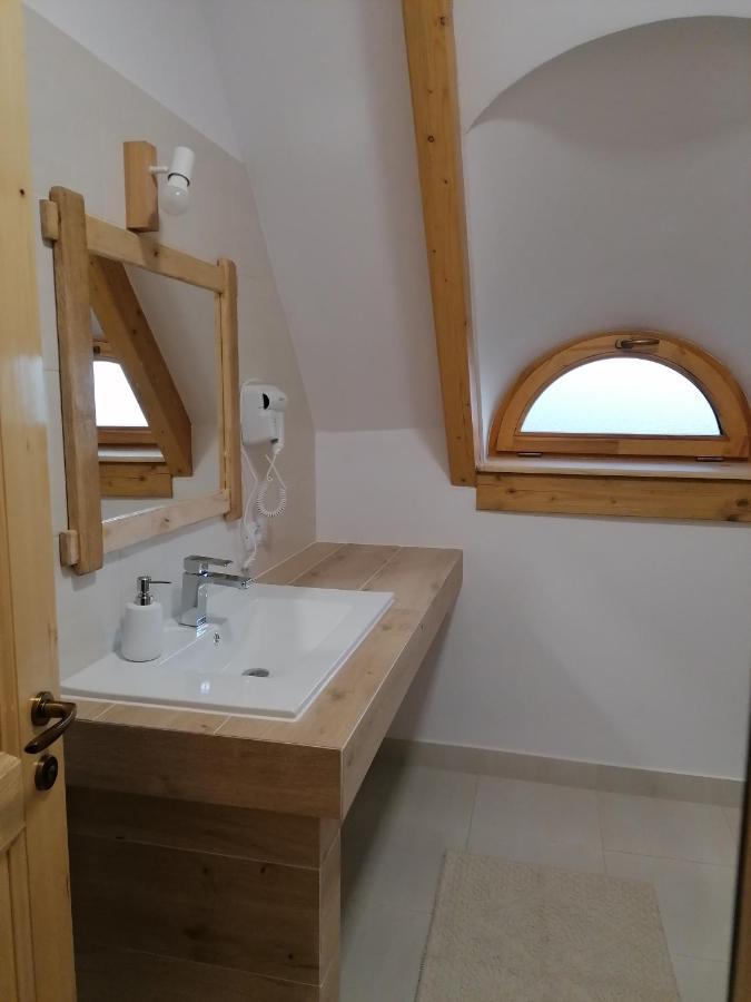 Pensiunea Casuta Din Deal Moisei Δωμάτιο φωτογραφία